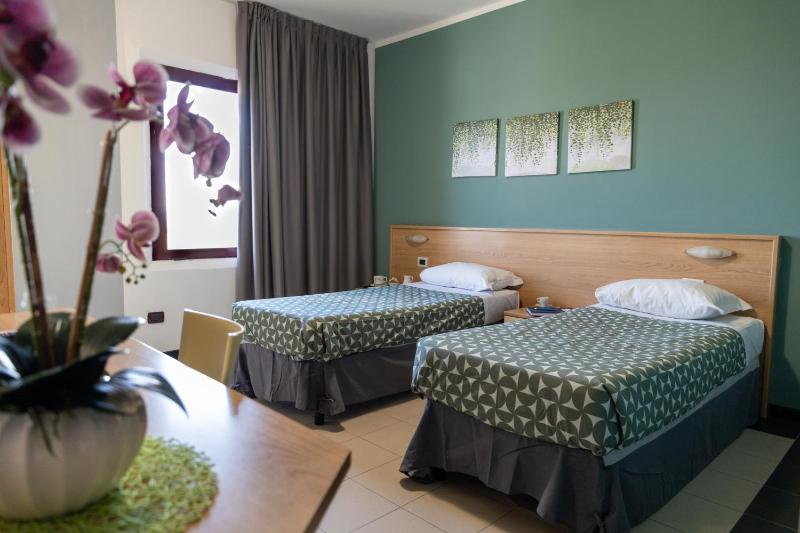 Single Room image 3