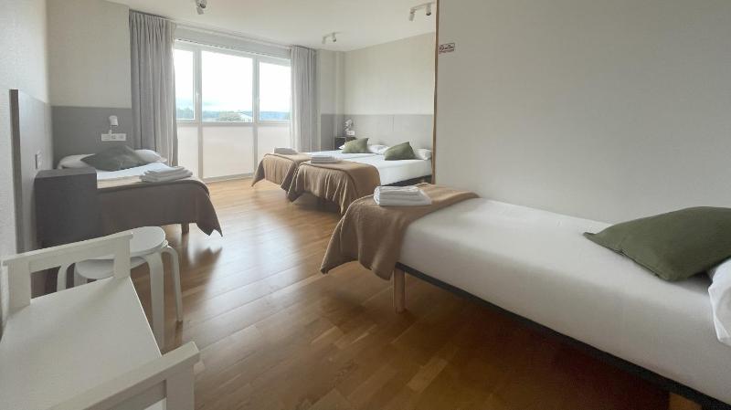 Triple Room with Shared Bathroom image 1