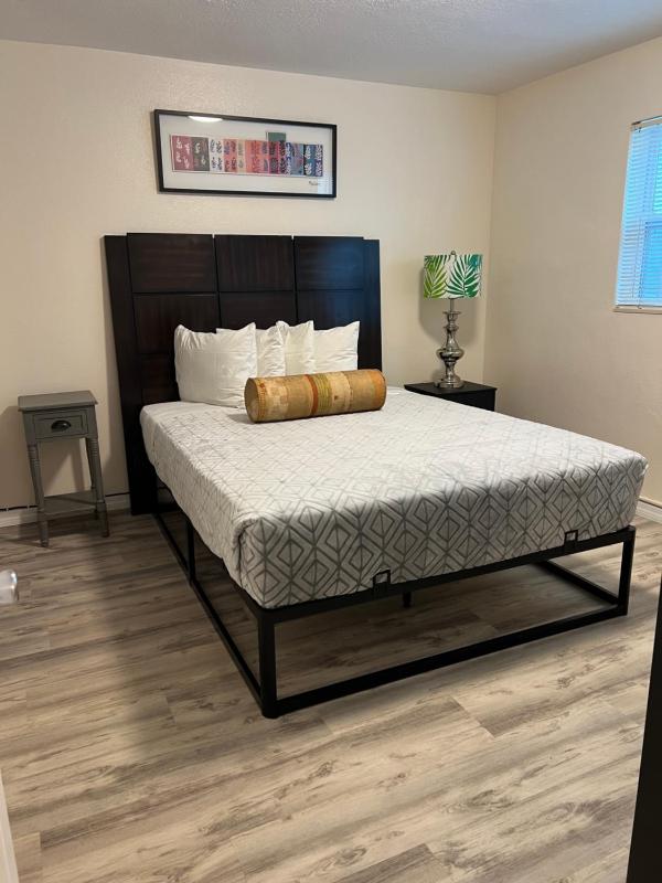 One-Bedroom Apartment image 1