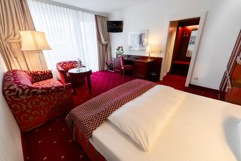 Triple Room with Balcony image 1