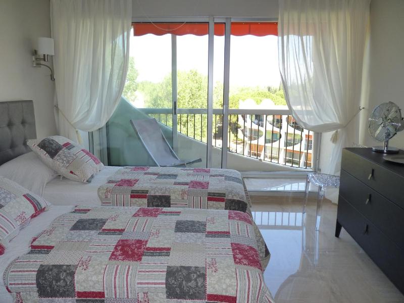 Sol-y-Days Eden Magnifique appartement de deux chambres en duplex face a la mer et au port de plaisance - image 18
