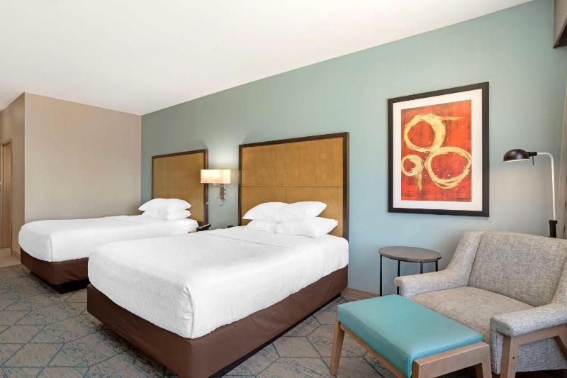 Queen Room with Two Queen Beds - Walk-In Shower - Disability Access image 3