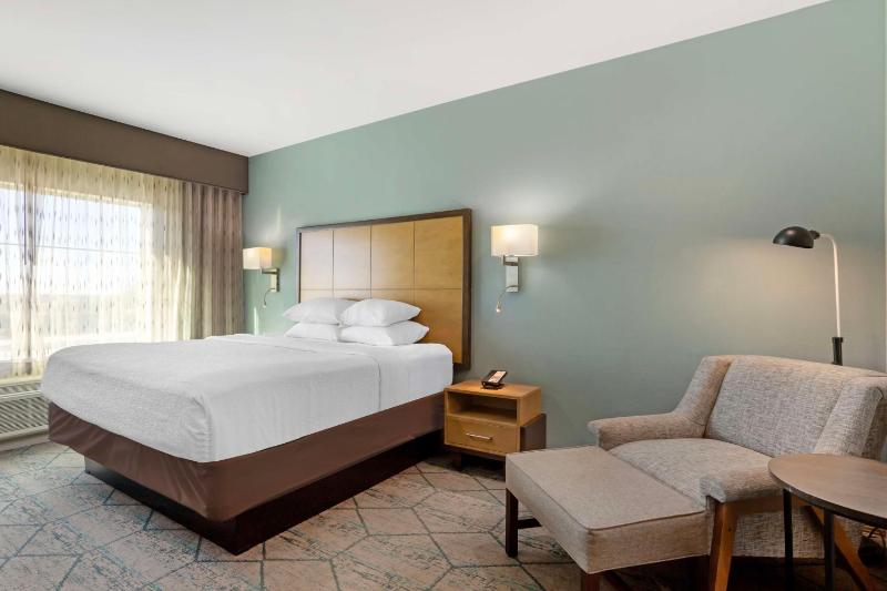 King Room image 3