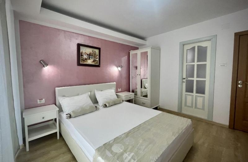 Standard Double Room image 1