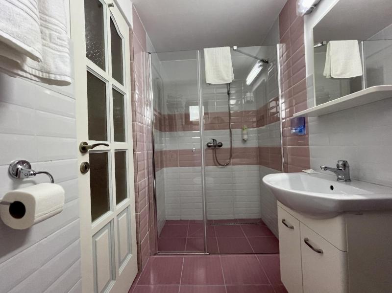 Standard Double Room image 4