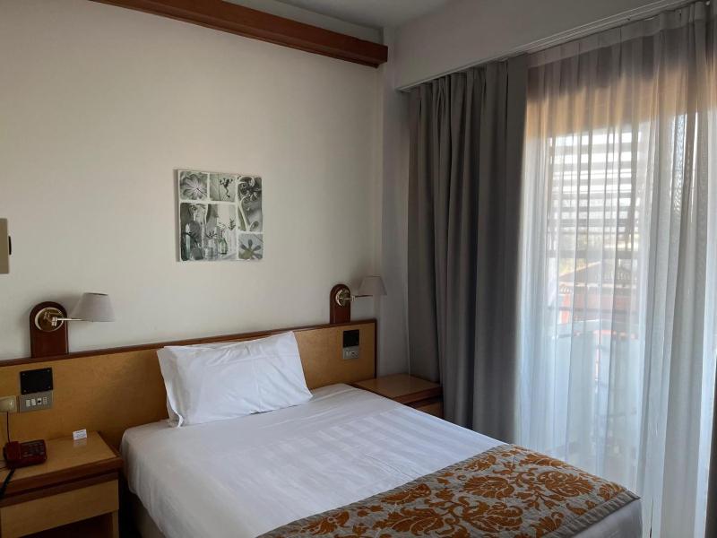 Single Room image 4