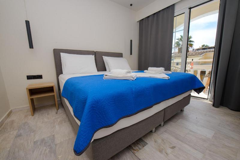 Double Room image 2