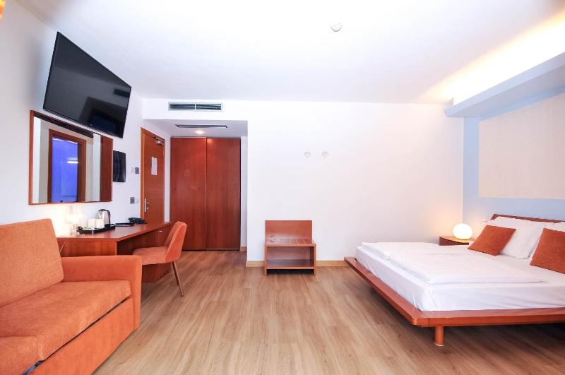 Deluxe Junior Suite image 2