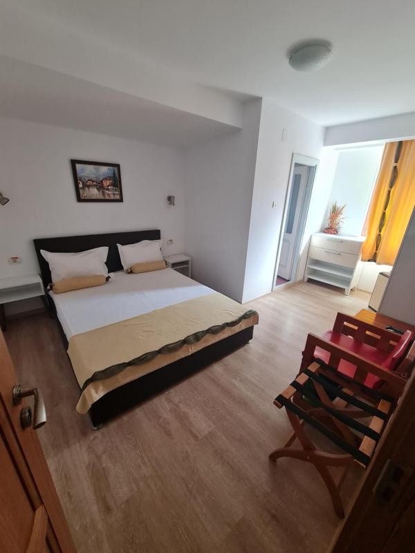 Economy Double Room image 2
