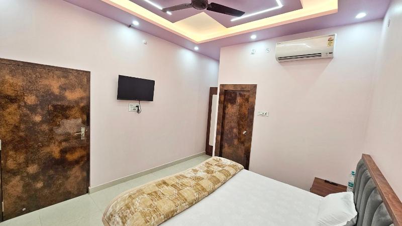 Ojas Royale - Banquet and Hotel - image 3