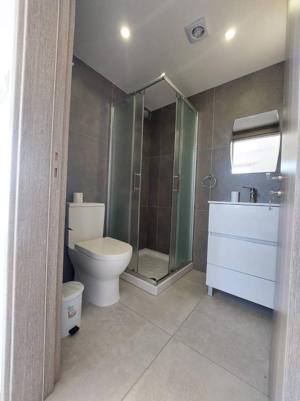 Luxury 2 bedroom apartment 301 - image 2