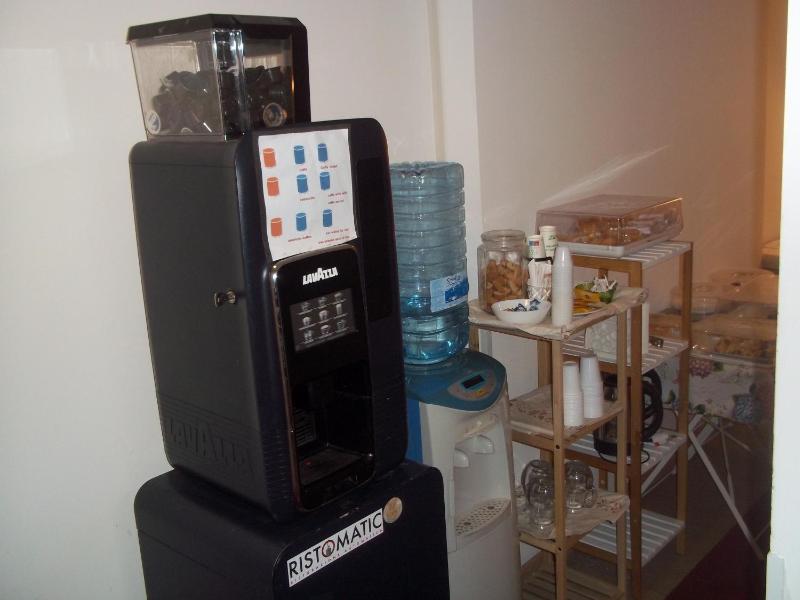 Single Room image 4