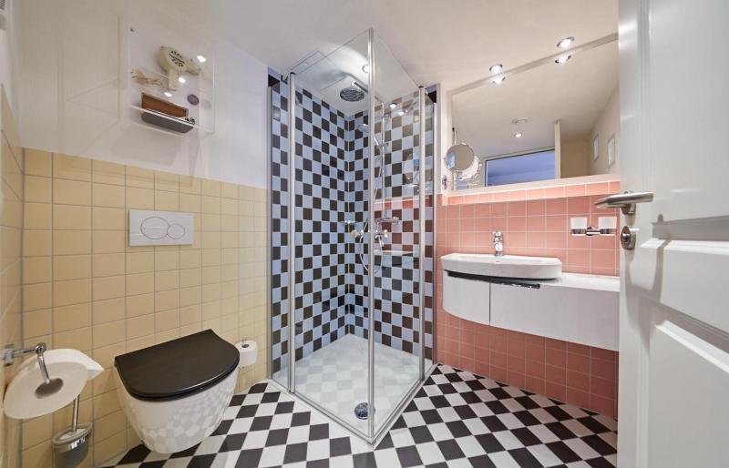 Premium Double Room image 3