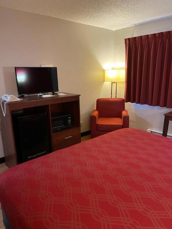 King Room image 3