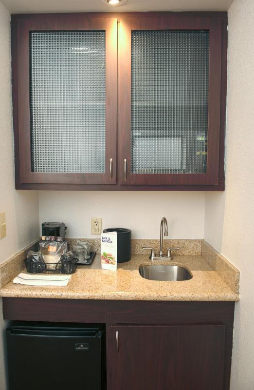 King Suite with Sofa Bed - Hearing Accessible image 1