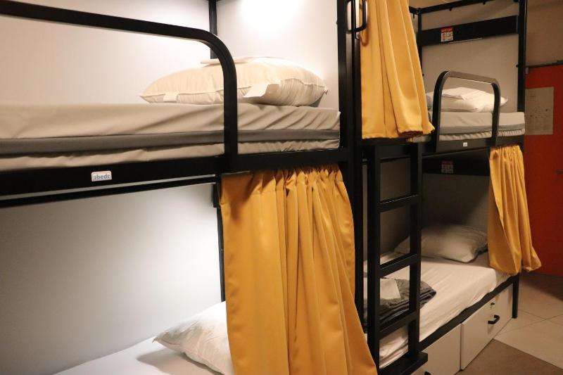 Economy Quadruple Room image 4
