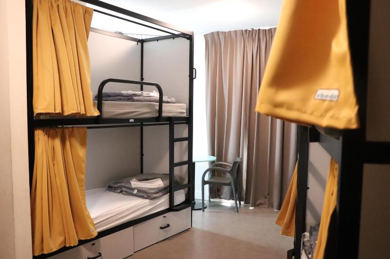 Economy Quadruple Room image 3
