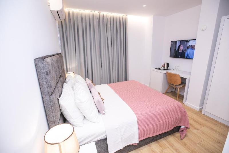 Deluxe Double Room image 4