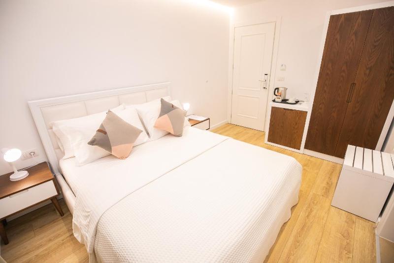 Standard Double Room image 1