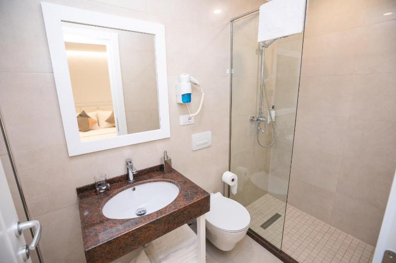 Standard Double Room image 2