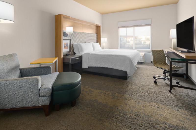Holiday Inn Hotel And Suites Savannah Airport - Pooler By IHG - image 3