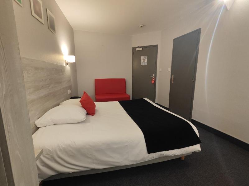 Standard Queen Room image 2