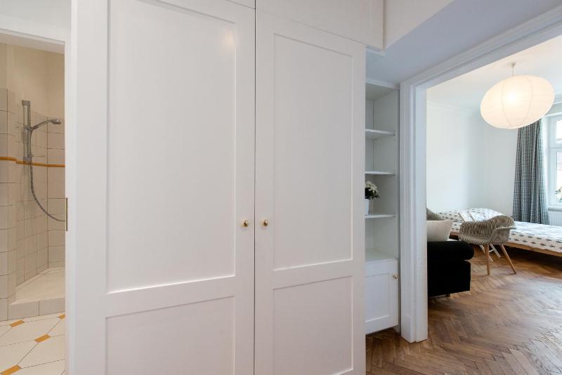 Two-Bedroom Apartment with Bathroom -Tarłowska 6 Street image 2