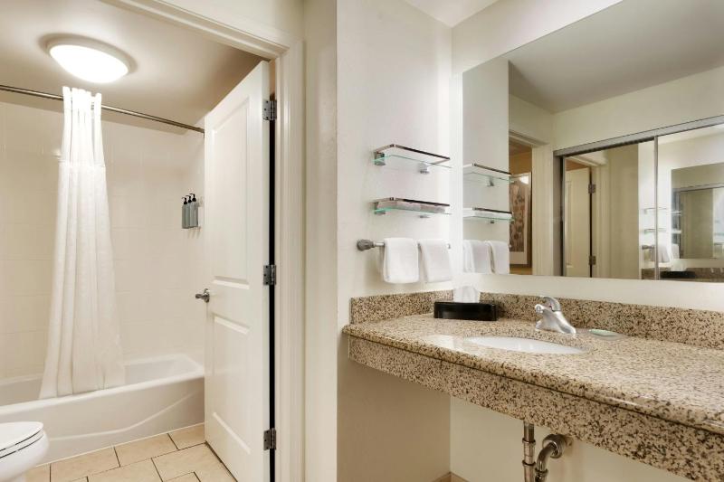 Two-Bedroom Suite image 3