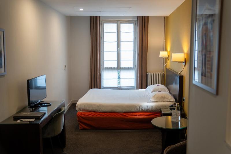 Superior Double or Twin Room image 4