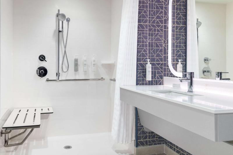 King Studio Suite with Roll-In Shower - Mobility Accessible image 2