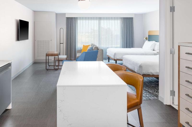 Studio Suite with Two Queen Beds image 1