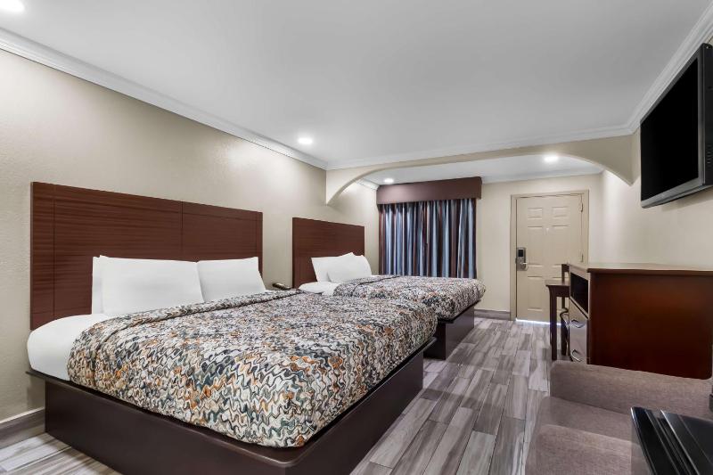 Americas Best Value Inn Houston Heights at I-45 - image 8
