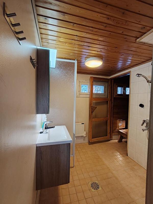 Three-Bedroom House with Sauna image 4