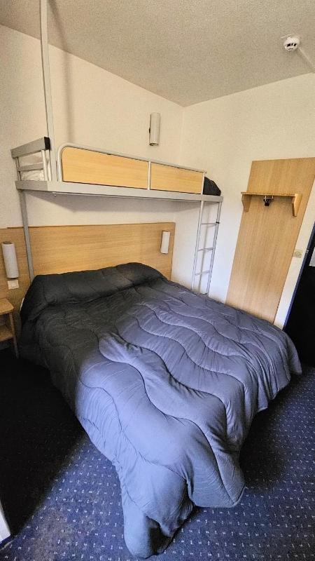 Triple Room - 1 Double Bed & Bunk Beds image 3