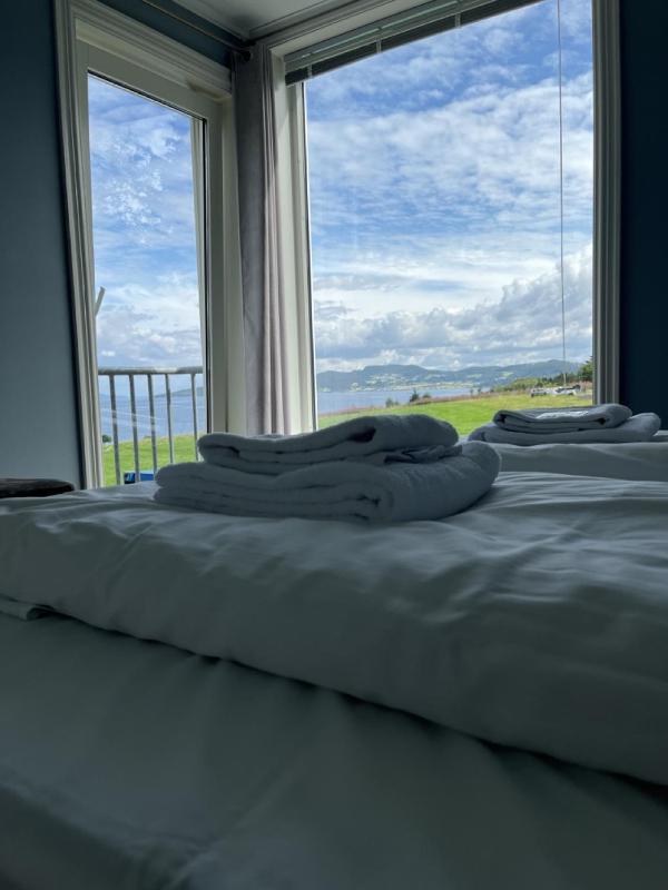 Double or Twin Room with Shared Bathroom image 3