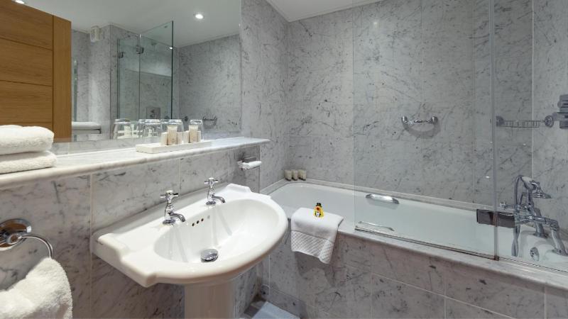 Garden Family Room image 4