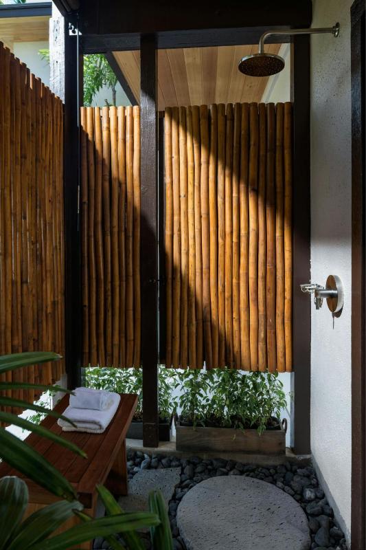 Na Hale Oceanfront One Bedroom Suite with Balcony image 2
