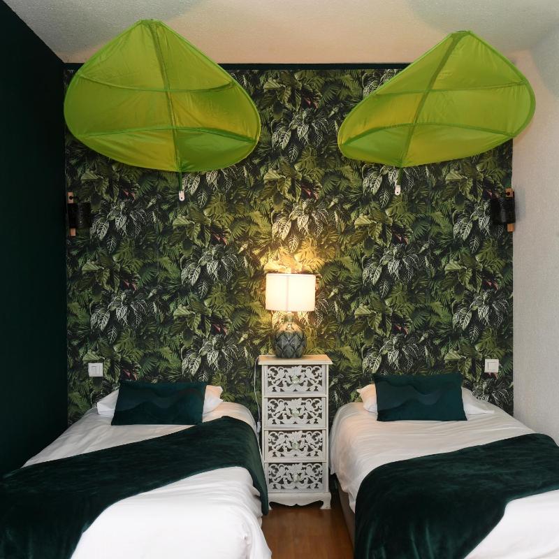 Twin Room image 1