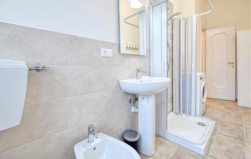 3 Bedroom Awesome Apartment In Genova - image 20