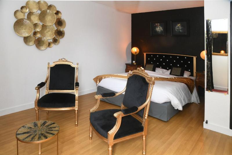 Double Room image 2