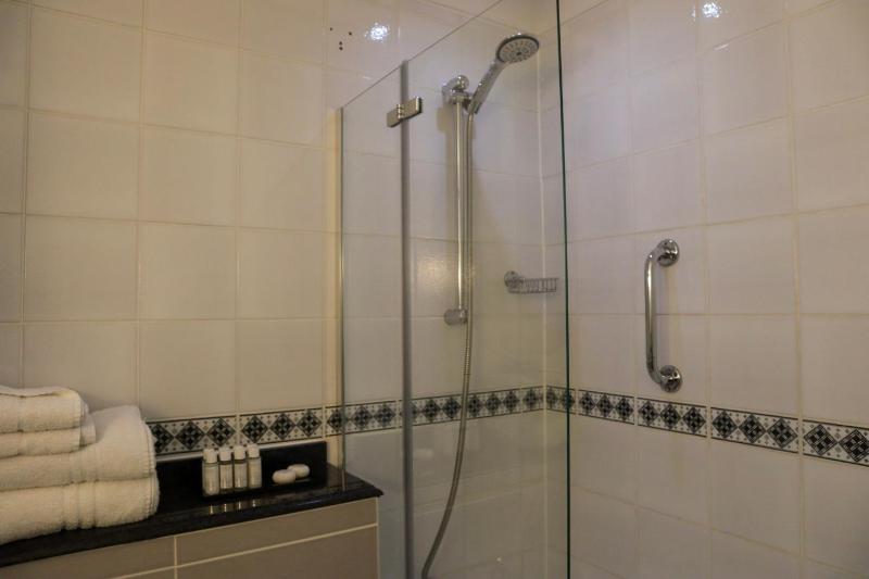 Executive Double Room image 3