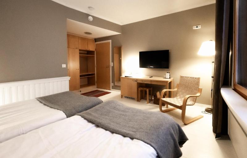 Double or Twin Room image 4