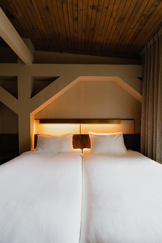 Comfort Twin Room image 2