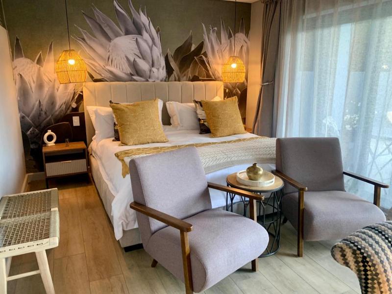 Constantia Winelands Lodge - image 6