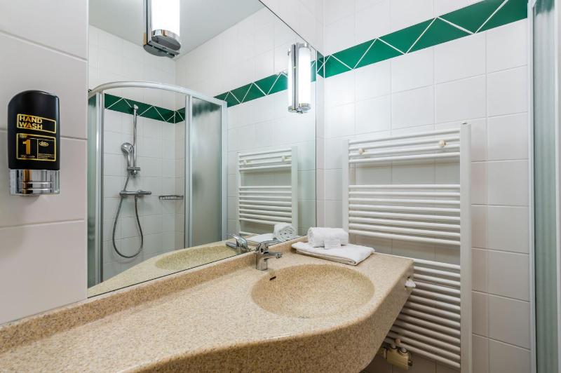 Single Room image 3
