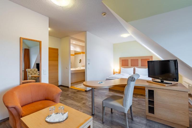 Double Room image 2