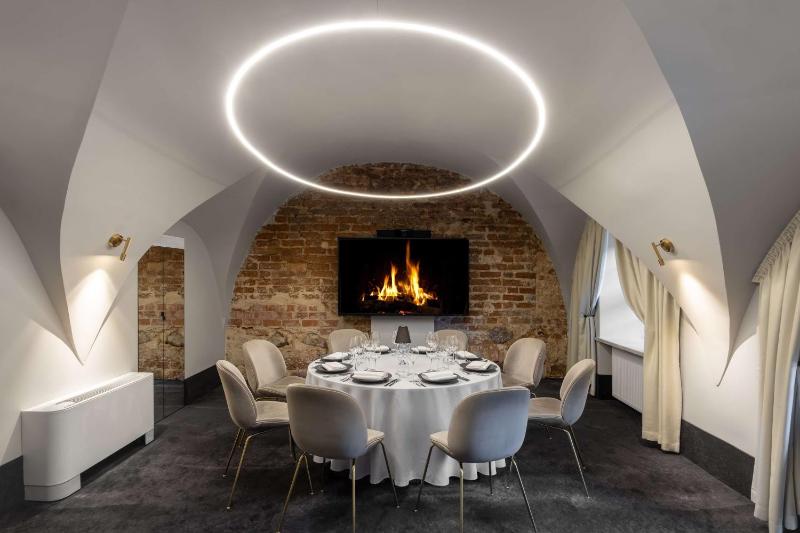 Radisson Collection Astorija Hotel Vilnius - image 2