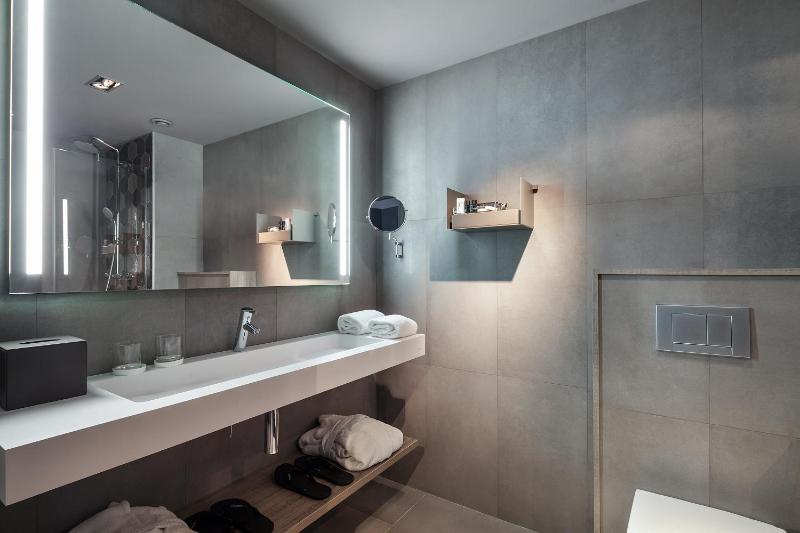 Superior Double Room image 3
