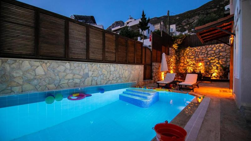 Kalkan Kiziltas 4 Bedroom Villa with Pool - image 10