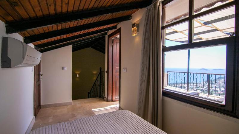 Kalkan Kiziltas 4 Bedroom Villa with Pool - image 19